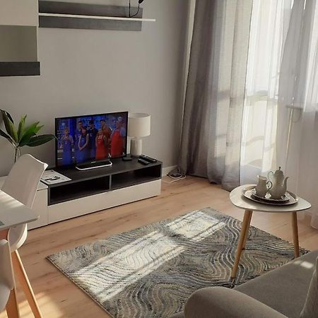 Apartament M-3 Centrum - 38M2 Czestochowa Bagian luar foto