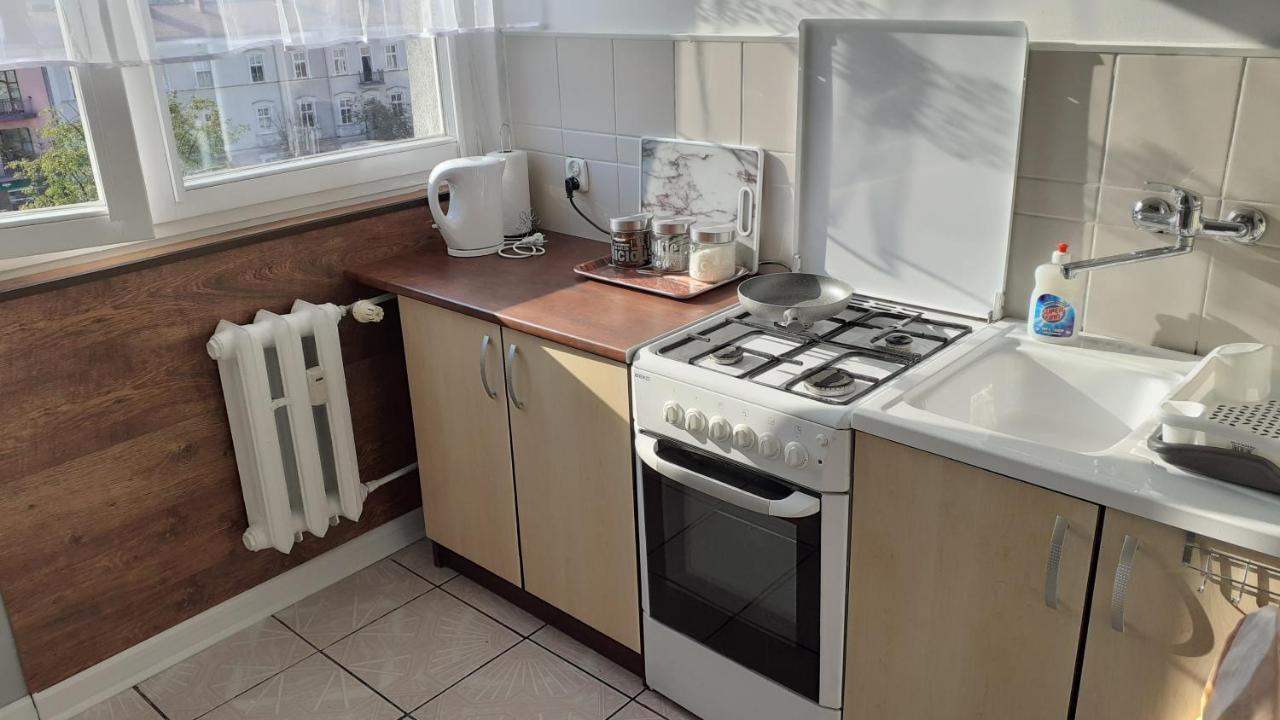 Apartament M-3 Centrum - 38M2 Czestochowa Bagian luar foto